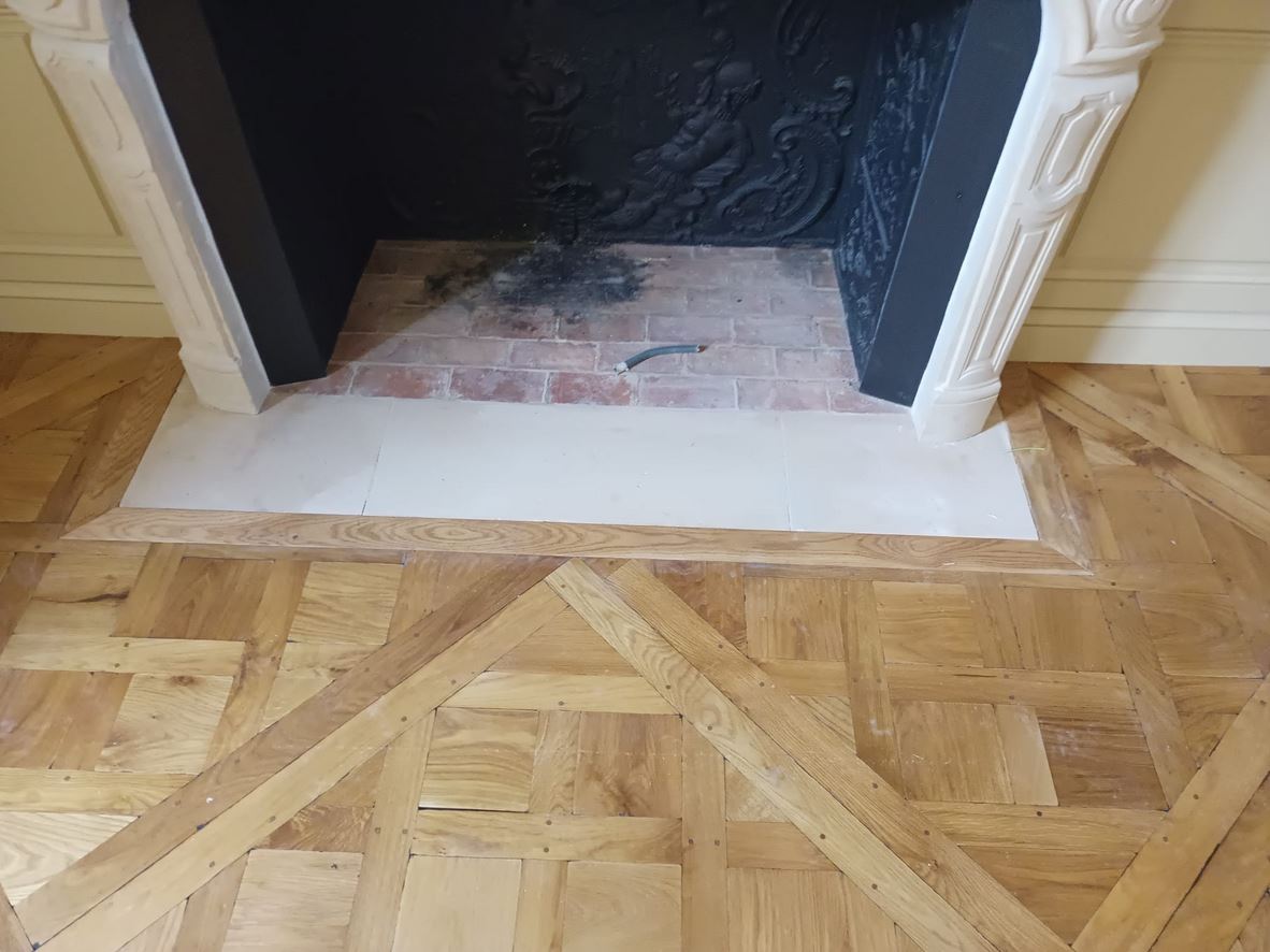 Ponçage parquet Rennes : décapage mécanique et élimination des rayures